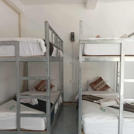 Appartamento Mekong Backpackers Muang Pakbèng Esterno foto