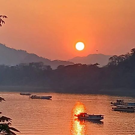 Appartamento Mekong Backpackers Muang Pakbèng Esterno foto