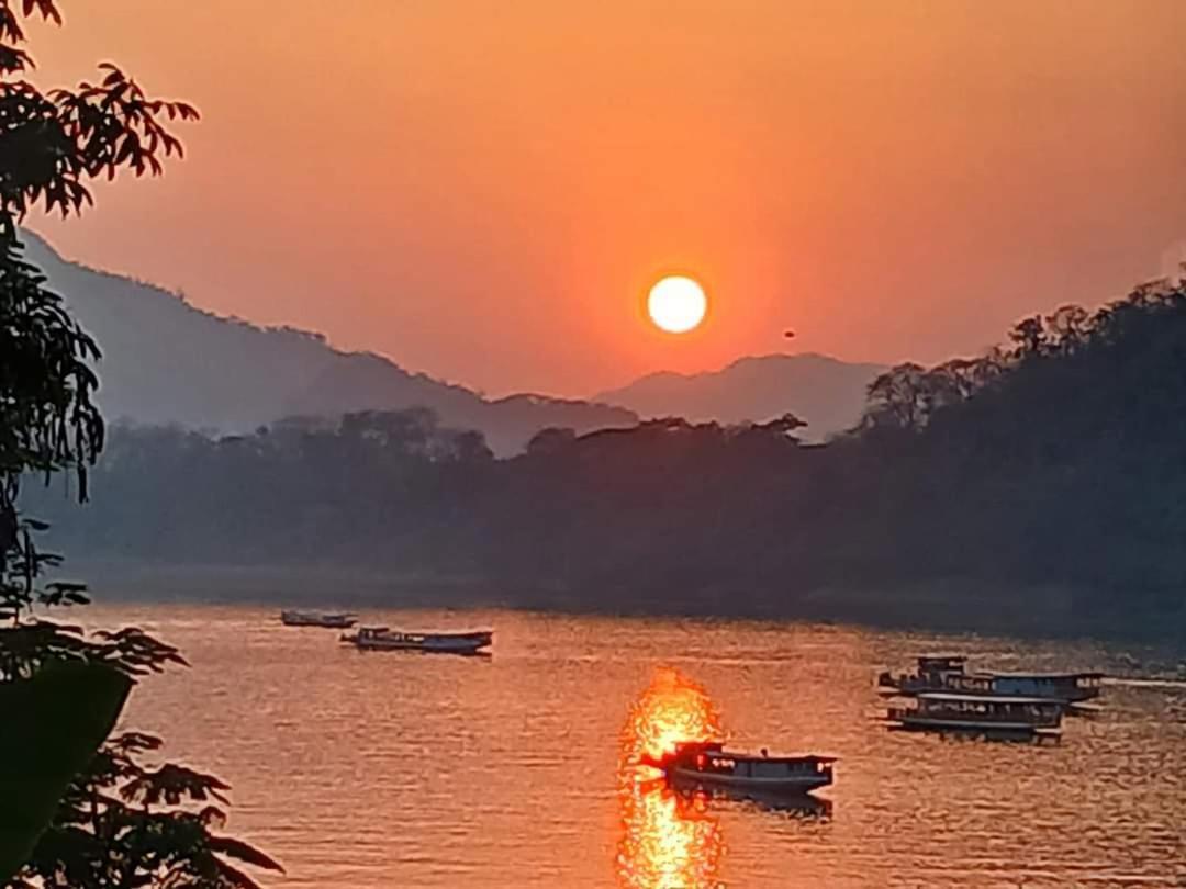 Appartamento Mekong Backpackers Muang Pakbèng Esterno foto