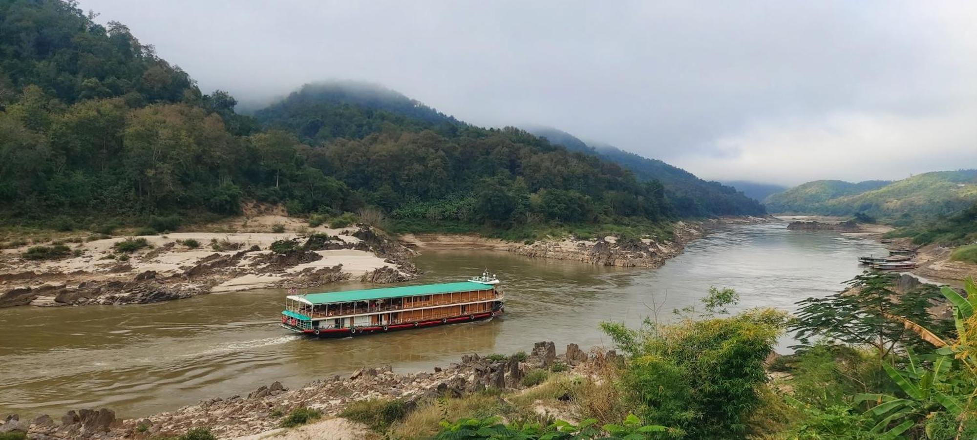 Appartamento Mekong Backpackers Muang Pakbèng Esterno foto