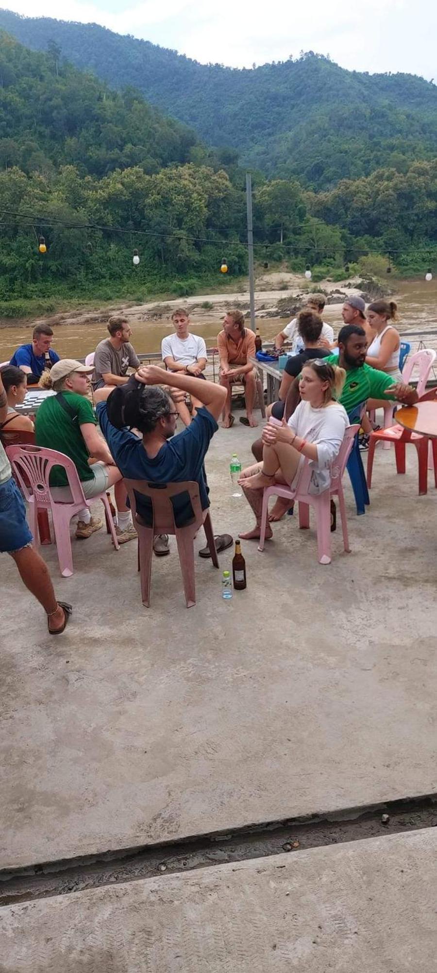 Appartamento Mekong Backpackers Muang Pakbèng Esterno foto