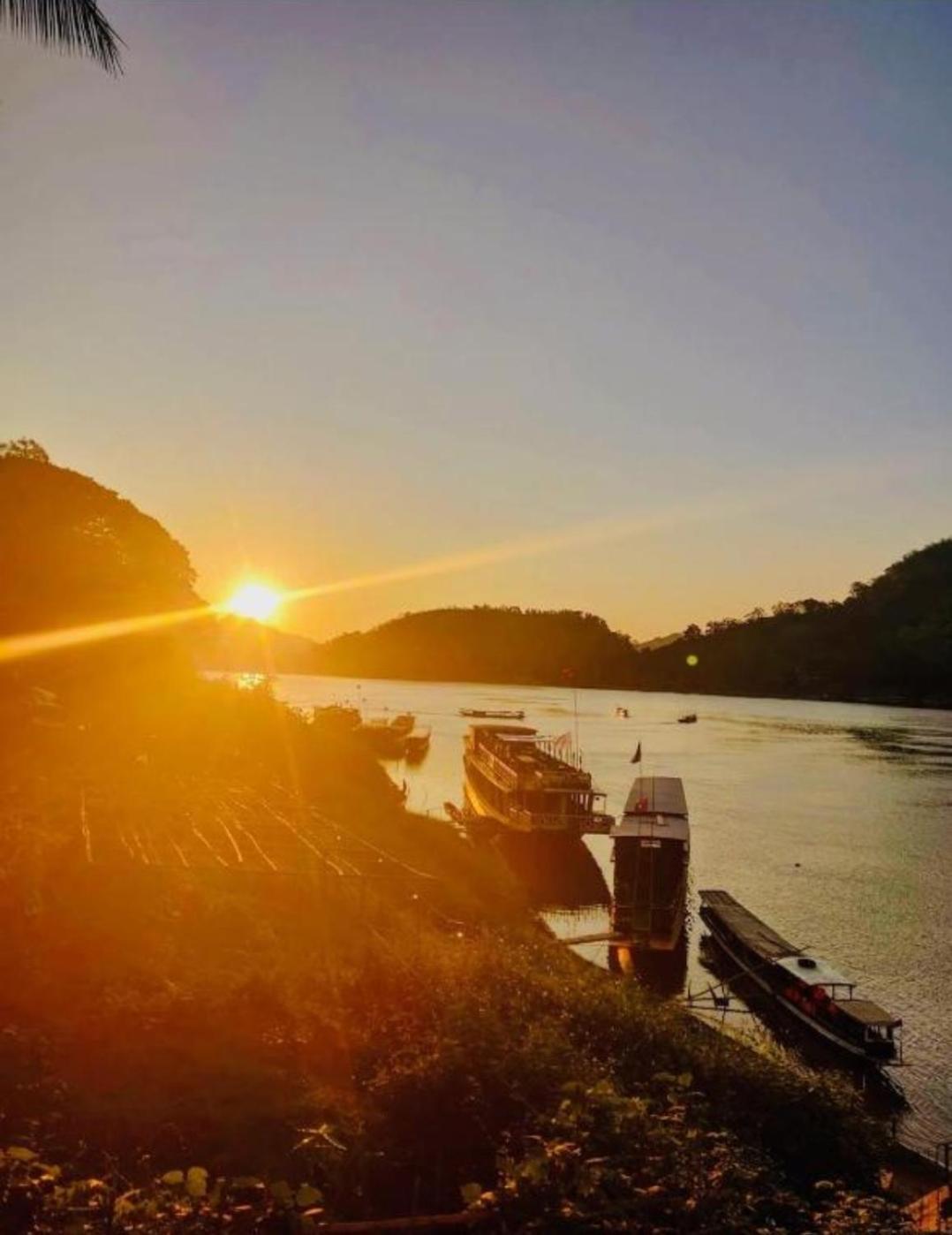 Appartamento Mekong Backpackers Muang Pakbèng Esterno foto