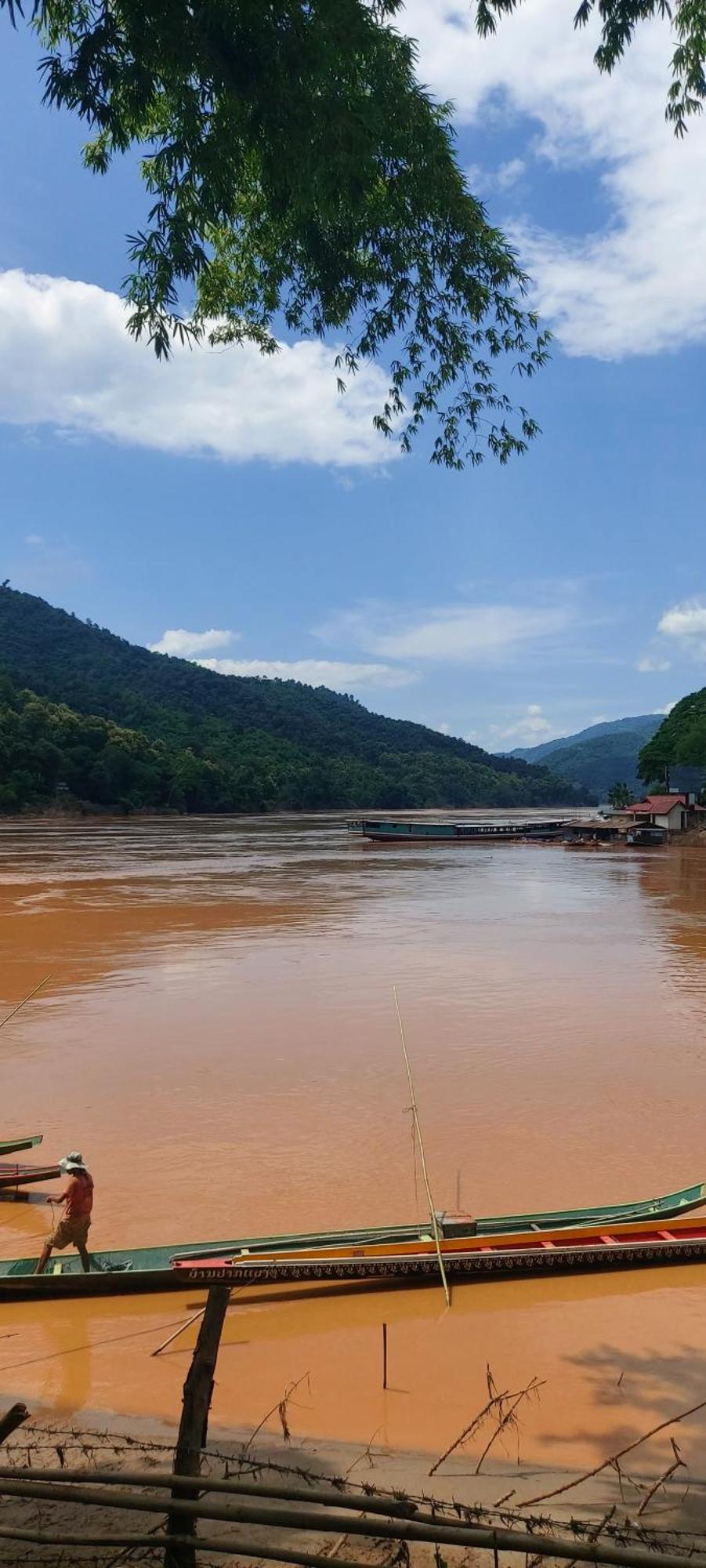 Appartamento Mekong Backpackers Muang Pakbèng Esterno foto
