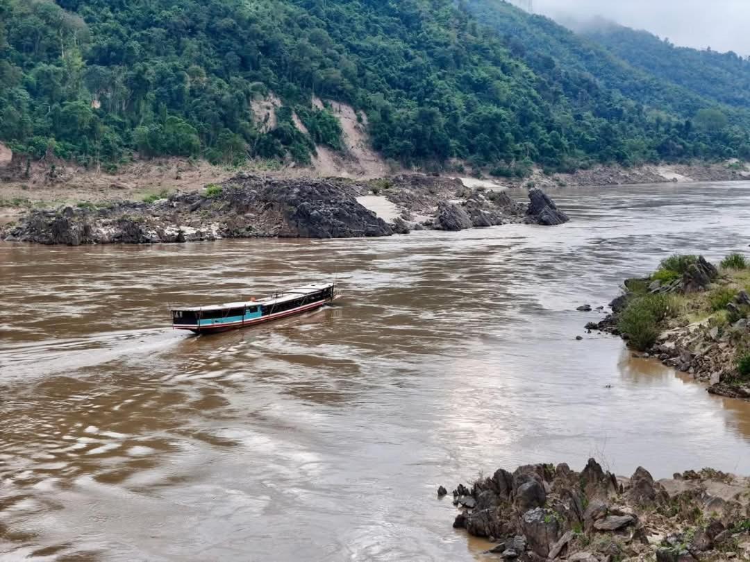 Appartamento Mekong Backpackers Muang Pakbèng Esterno foto