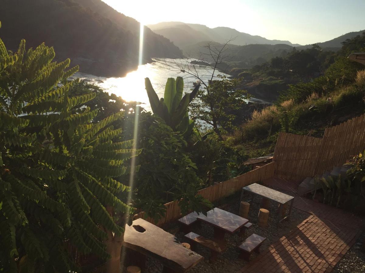 Appartamento Mekong Backpackers Muang Pakbèng Esterno foto