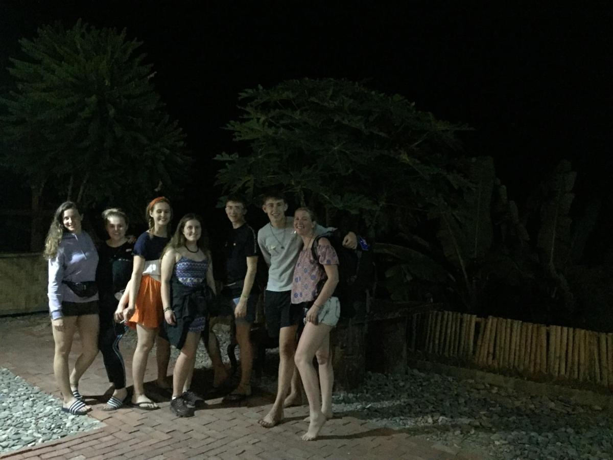 Appartamento Mekong Backpackers Muang Pakbèng Esterno foto