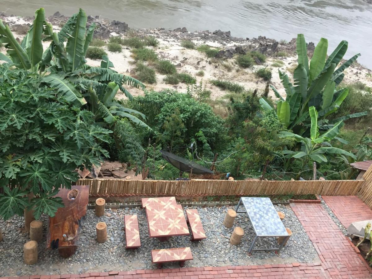 Appartamento Mekong Backpackers Muang Pakbèng Esterno foto