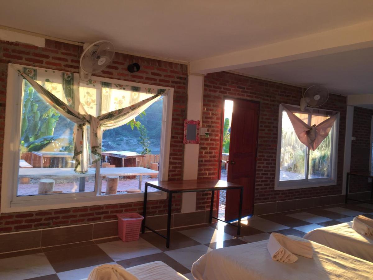 Appartamento Mekong Backpackers Muang Pakbèng Esterno foto