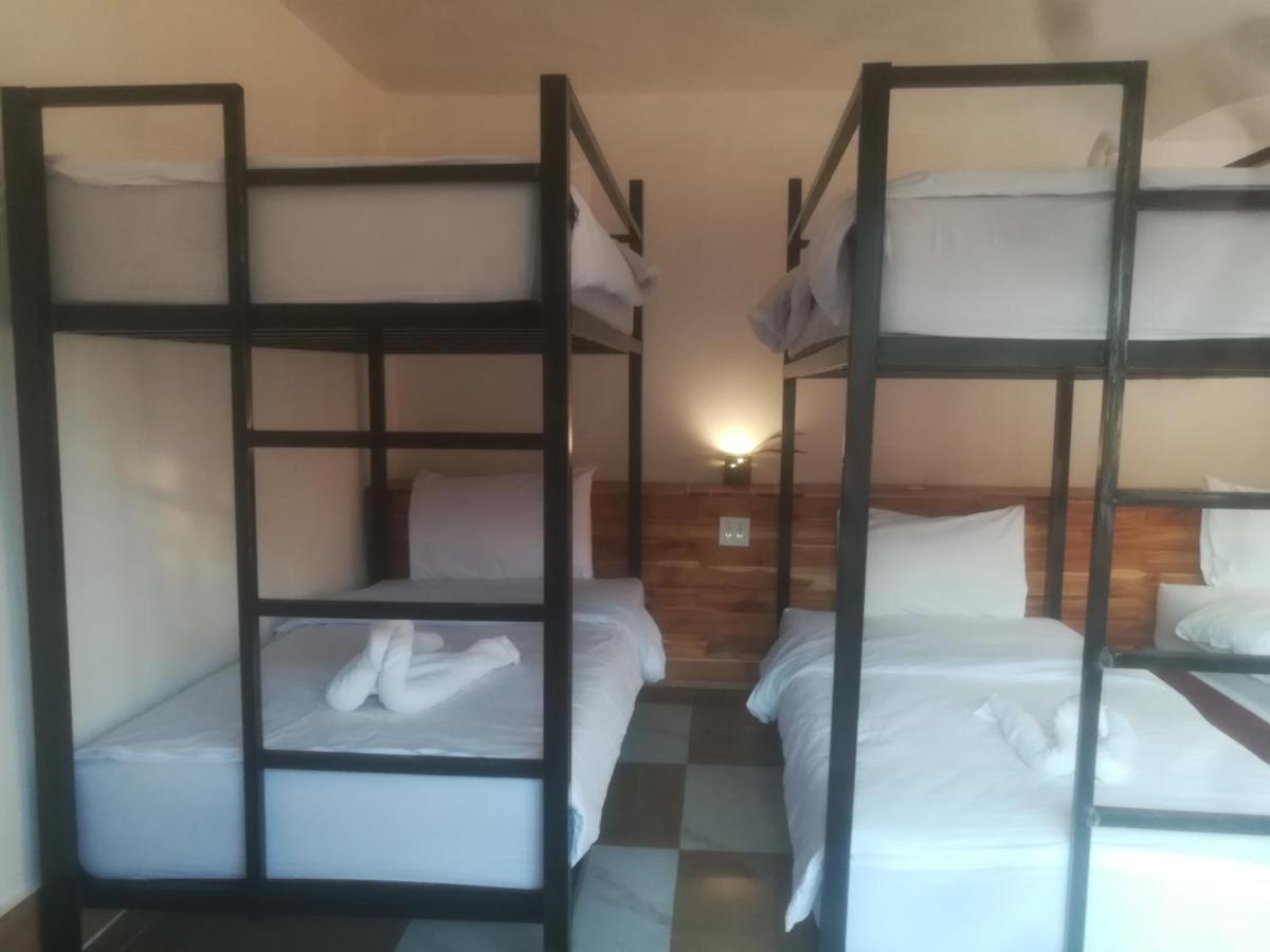 Appartamento Mekong Backpackers Muang Pakbèng Esterno foto